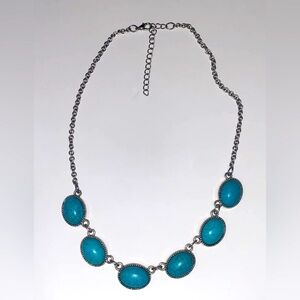 Short turquoise necklace